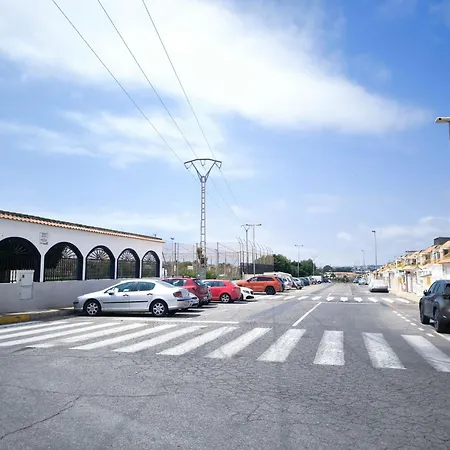 In Parque Naciones With Communal Pool *