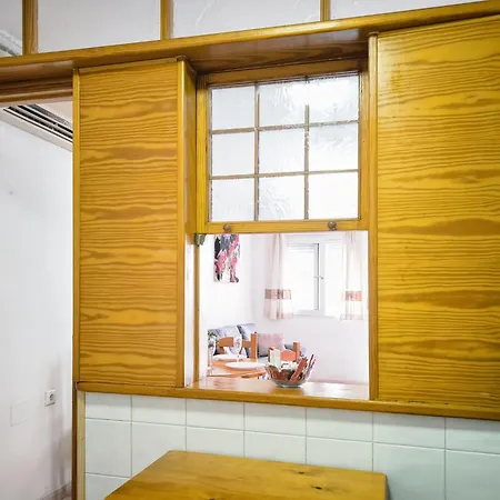 Πανσιόν In Parque Naciones With Communal Pool Τορεβιέχα