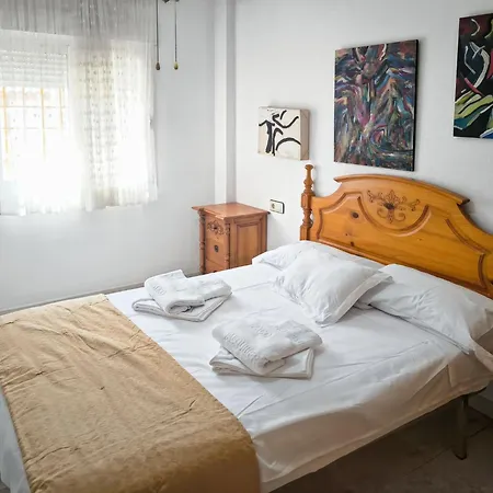 Πανσιόν In Parque Naciones With Communal Pool Τορεβιέχα